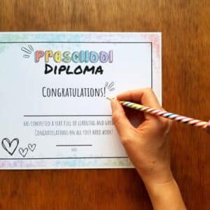 Editable diploma in rainbow design.