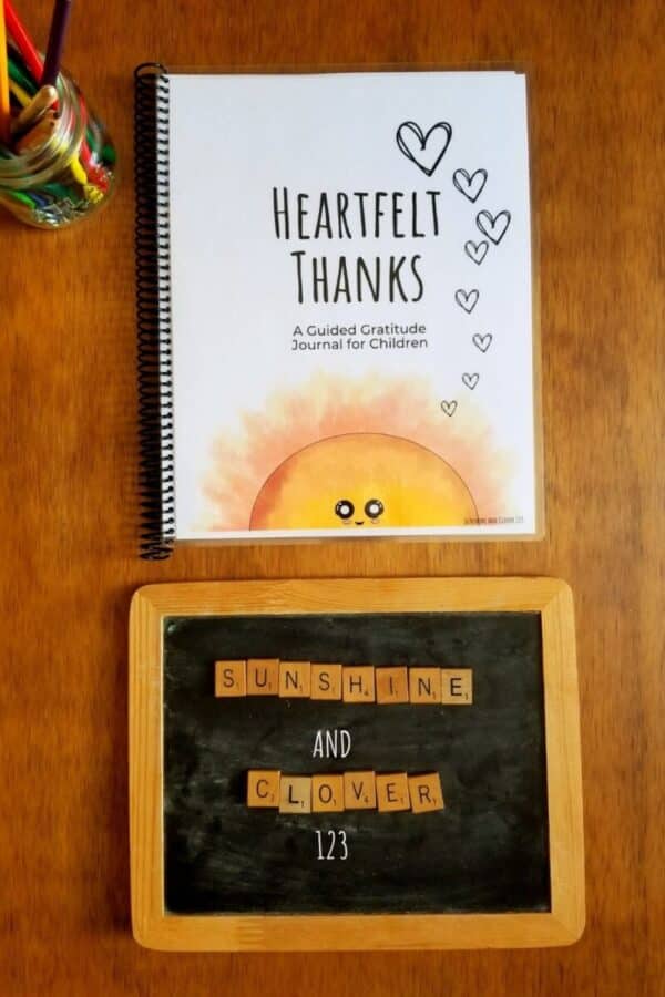 Gratitude journal for kids is hand illustrated and made by Sunshine and Clover 123.